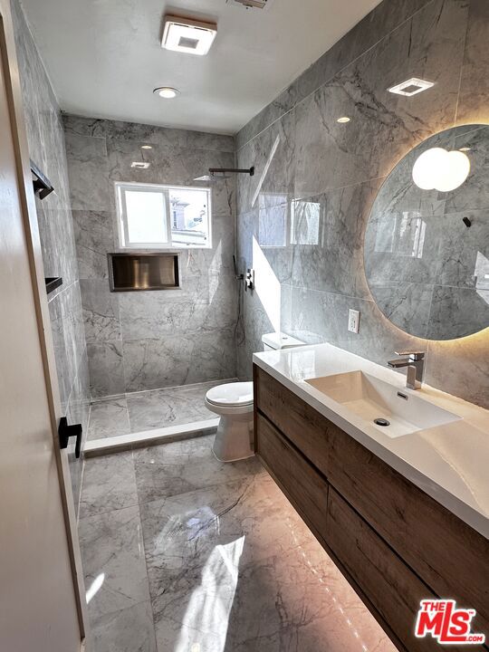 643 N Vista St, Los Angeles CA: https://media.crmls.org/mediaz/19934df9-fa7b-4587-b59b-0be888399e46.jpg