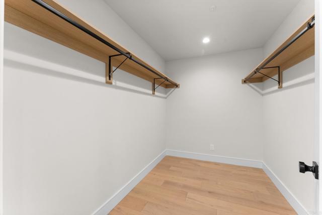 Detail Gallery Image 15 of 27 For 4210 Tonopah Ave, San Diego,  CA 92110 - 3 Beds | 3/1 Baths