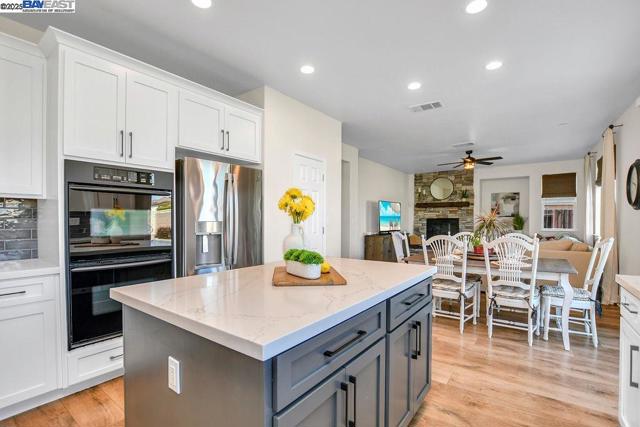632 Dickinson Ct, Discovery Bay CA: https://media.crmls.org/mediaz/1995aeb0-0b09-429d-92b6-af14a7ccb354.jpg