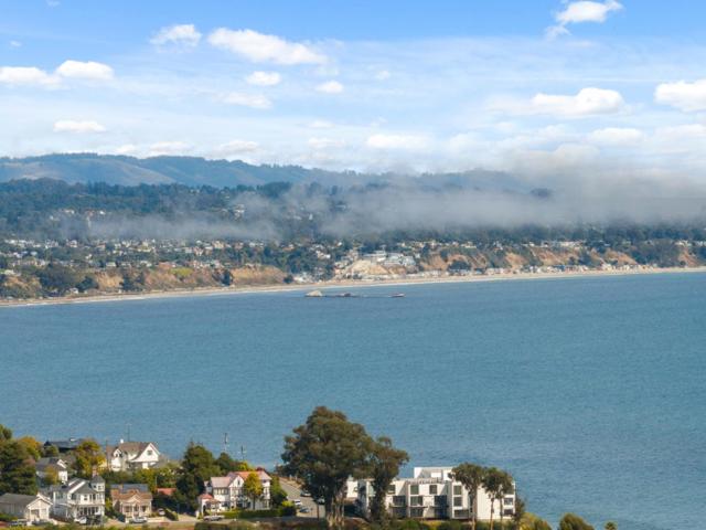 4750 Capitola Road, Capitola CA: https://media.crmls.org/mediaz/19960345-4e14-4675-bc51-6fc32a480243.jpg