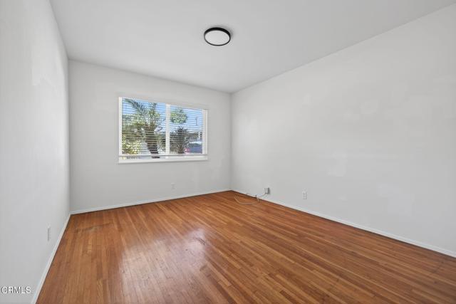 286 Homer Avenue, Ventura CA: https://media.crmls.org/mediaz/1996883d-482a-4e45-8efa-7826dc5f709b.jpg