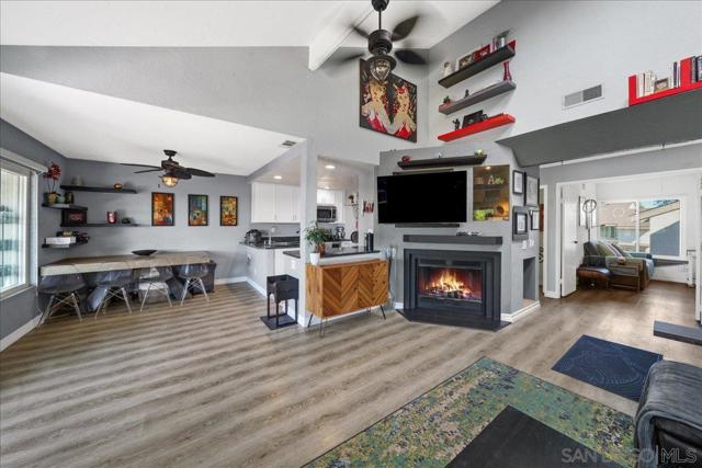 5440 Baltimore Dr, La Mesa CA: https://media.crmls.org/mediaz/1996af32-43ff-4fea-8b1a-613e9d035eb2.jpg