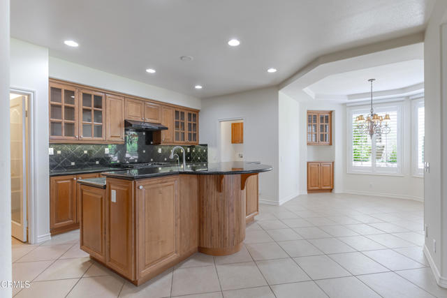 3911 Lilac Canyon Lane, Altadena CA: https://media.crmls.org/mediaz/19970198-1c76-426d-99c0-7ffd836aed77.jpg