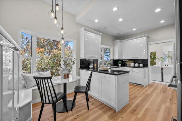 3554 Oak Knoll Drive, Redwood City CA: https://media.crmls.org/mediaz/1997455c-dbac-468f-ab2a-8bc860a76baf.jpg