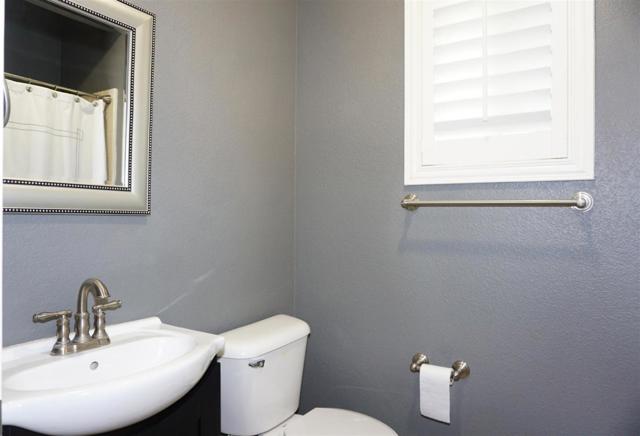 334 Honeybell Street, Los Banos CA: https://media.crmls.org/mediaz/19978039-36c9-4ccb-91c6-1012513444b7.jpg