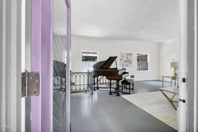 600 Woodland Drive, Sierra Madre CA: https://media.crmls.org/mediaz/199785bb-27d4-4656-b371-e256aa8c9257.jpg