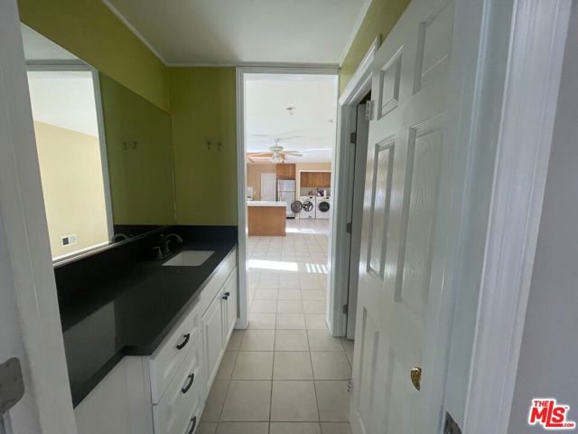2763 1/2 Fairmount Avenue, La Crescenta CA: https://media.crmls.org/mediaz/1997af87-d40f-4353-bb65-65ddddccaa5f.jpg