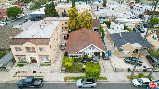 2905 W 14th Street, Los Angeles CA: https://media.crmls.org/mediaz/1998aed4-e7be-4cc1-b7a4-358f1d8ef92e.jpg