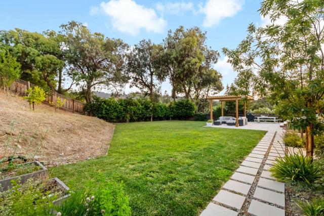 10 Bennett Road, Redwood City CA: https://media.crmls.org/mediaz/199907d3-5812-4c21-b655-5432cb95c53e.jpg