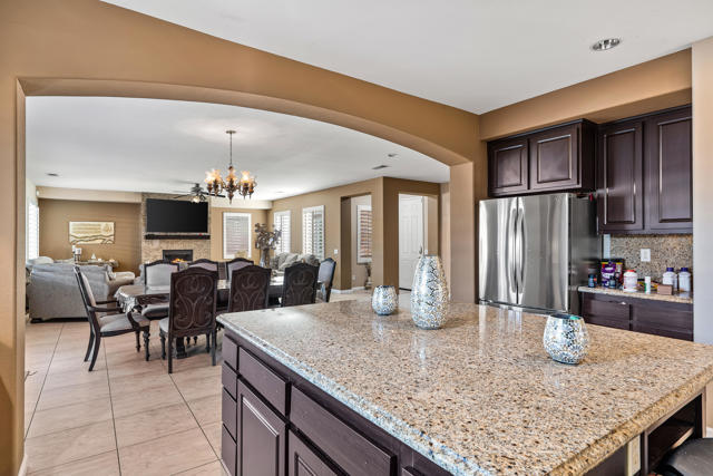 Image 18 of 53 For 82688 Mandrone Drive