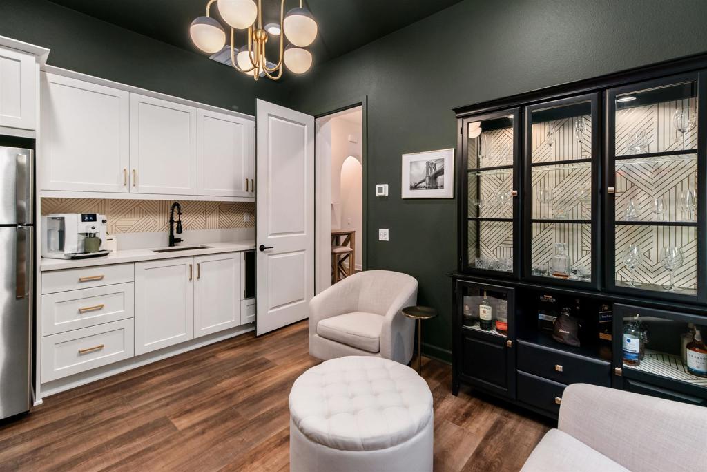 587 Gateway Lane - photo 17