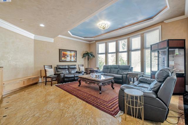 190 Pickering Ave, Fremont CA: https://media.crmls.org/mediaz/199ad5d7-779f-434d-9be6-9741b753da2b.jpg