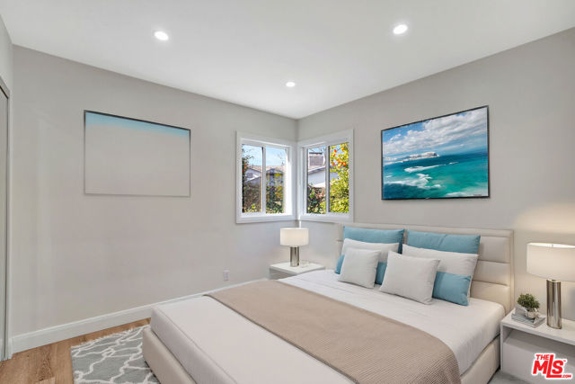 23153 Gonzales Drive, Woodland Hills CA: https://media.crmls.org/mediaz/199b08e3-236c-436d-af4a-8fe0dacabc2c.jpg