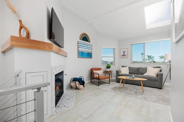 Detail Gallery Image 8 of 45 For 880 Home Ave #G,  Carlsbad,  CA 92008 - 3 Beds | 2/1 Baths