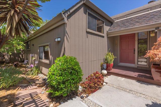 56 Citation Drive, Los Altos CA: https://media.crmls.org/mediaz/199b6562-a5da-4202-839e-2018119b9794.jpg