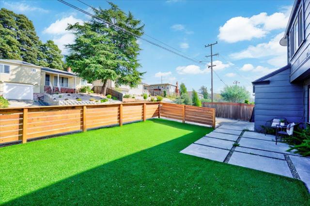 9401 Castlewood Street, Oakland CA: https://media.crmls.org/mediaz/199b67bf-d24d-4ffd-9b47-59f4ad59e71b.jpg