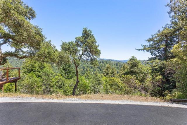 17060 Lon Road, Los Gatos CA: https://media.crmls.org/mediaz/199c31cc-2519-44c1-a4b1-393ca7c71871.jpg