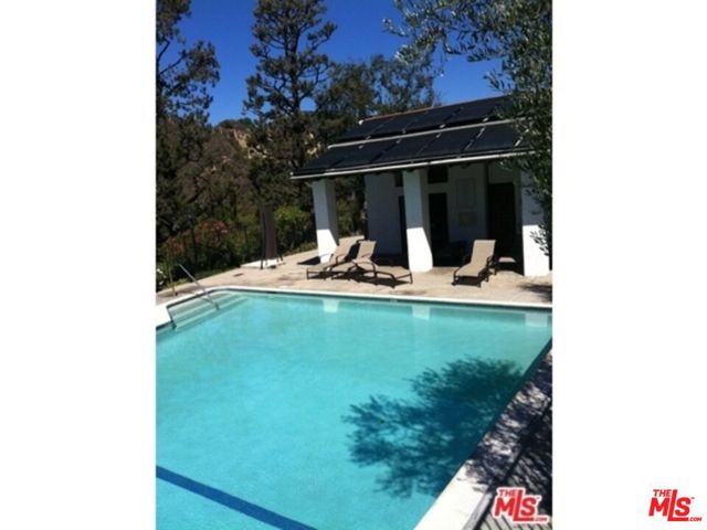 1629 Michael Lane, Pacific Palisades CA: https://media.crmls.org/mediaz/199c9d58-55de-4277-9775-518d59e90b72.jpg