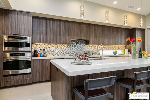 669 Wilson Lane, Palm Springs CA: https://media.crmls.org/mediaz/199cc935-259e-47a1-bc8a-7e41cfe5c354.jpg