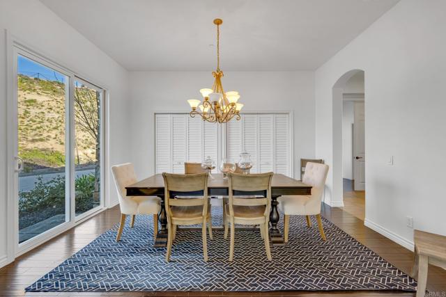 Detail Gallery Image 16 of 64 For 30809 Chateau Haut Briant, Bonsall,  CA 92003 - 5 Beds | 4/1 Baths