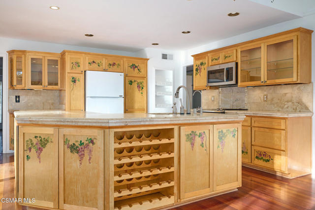 3964 Greenwood Street, Newbury Park CA: https://media.crmls.org/mediaz/199d0529-1ae6-4c86-af87-c0db1d0e3e56.jpg