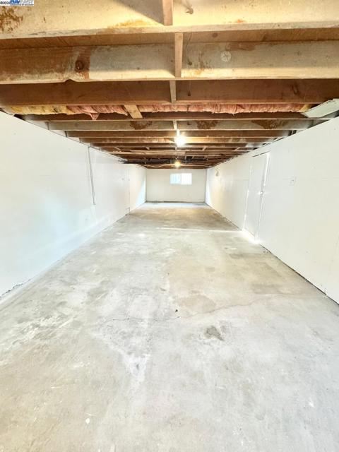 20595 Center St, Castro Valley CA: https://media.crmls.org/mediaz/199e1c53-0548-44e6-8edc-8479a734c249.jpg