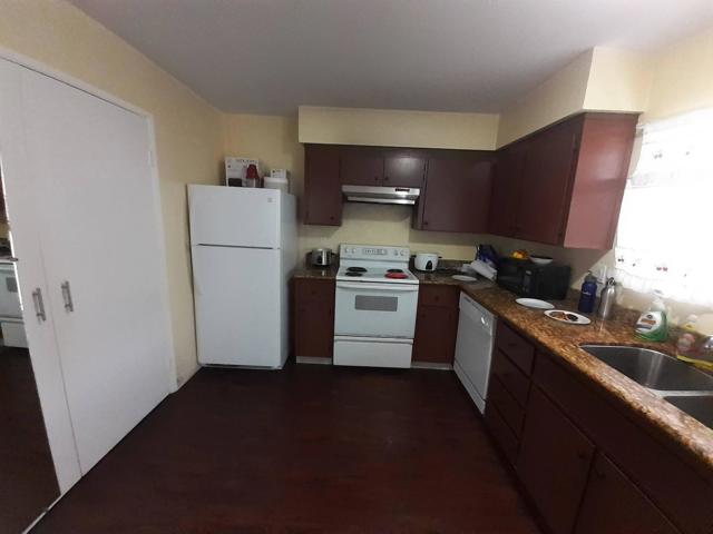 902 G Street, Union City CA: https://media.crmls.org/mediaz/199ed060-8075-4b54-a6fb-08d99914cba3.jpg