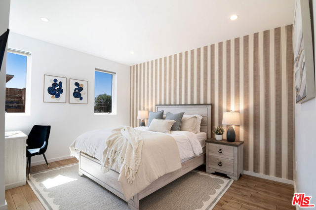 1623 S Bedford Street, Los Angeles CA: https://media.crmls.org/mediaz/199fa419-9b8c-4829-a24a-3fbbde438fbe.jpg