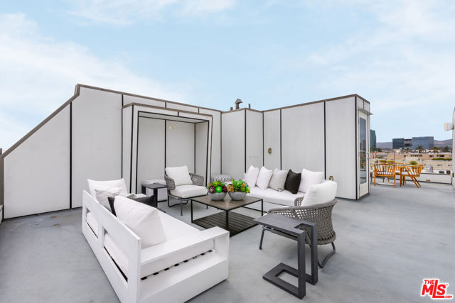 11337 Pearl Street, Los Angeles CA: https://media.crmls.org/mediaz/199fe32a-780d-44ad-afbd-81d2e34a6cfa.jpg