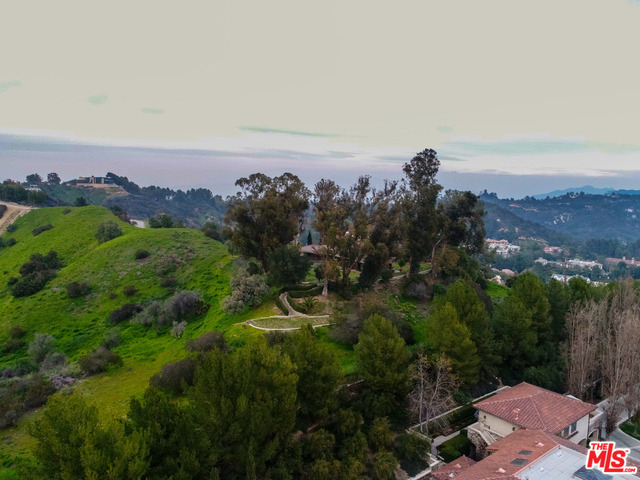 Photo of 2601 SUMMITRIDGE Drive, Beverly Hills, CA 90210