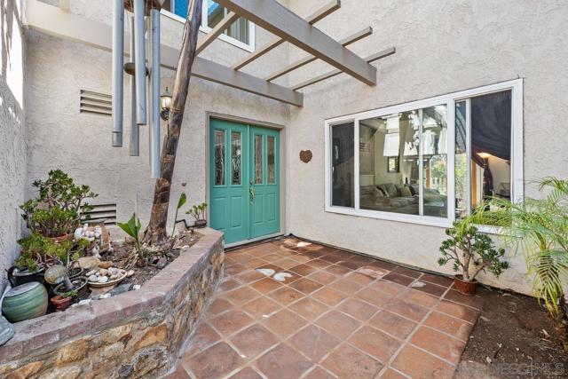 2843 Unicornio St, Carlsbad CA: https://media.crmls.org/mediaz/19a05cde-2474-4874-98a4-d252293e4460.jpg