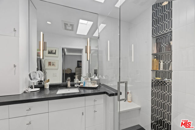 520 Strand Street, Santa Monica CA: https://media.crmls.org/mediaz/19a09e44-ce30-4217-8c67-fd4390f47398.jpg