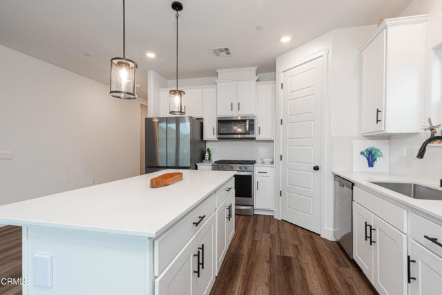 Detail Gallery Image 11 of 31 For 7808 Martian River St, Bakersfield,  CA 93311 - 4 Beds | 2 Baths