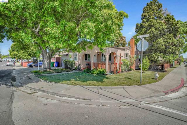 Image 3 of 36 For 16188 Yale Ave