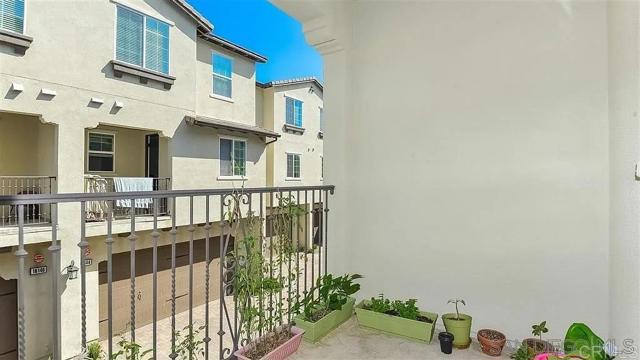 Detail Gallery Image 7 of 21 For 16160 Veridian Cir, San Diego,  CA 92127 - 4 Beds | 3/1 Baths