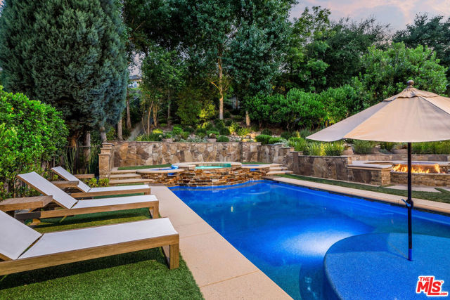 26722 Provence Drive, Calabasas CA: https://media.crmls.org/mediaz/19a2faeb-49e7-4eae-9c93-d0290a97d3c1.jpg