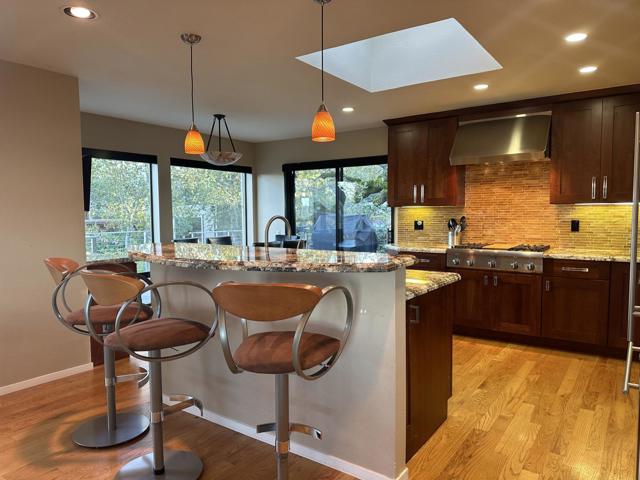 16 Franciscan, Portola Valley CA: https://media.crmls.org/mediaz/19a32e0f-a6db-4fe6-b744-4d05ea279cf7.jpg