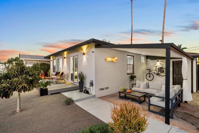 2702 Ridge View Dr, San Diego CA: https://media.crmls.org/mediaz/19a47e0d-e8d4-40e1-ac82-1ee47cea9658.jpg