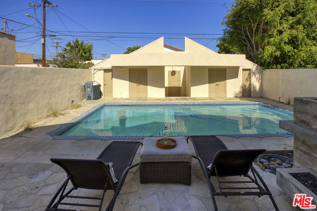 426 S Swall Drive, Beverly Hills CA: https://media.crmls.org/mediaz/19a47e5e-3bae-4601-bc6f-820a44fe021a.jpg
