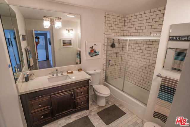 8358 Manitoba Street, 5 photo 9