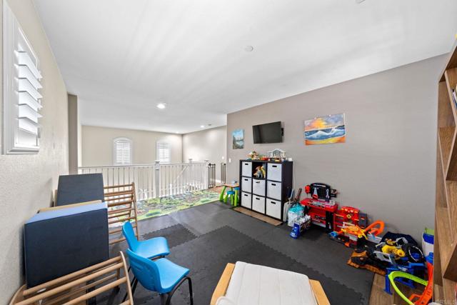 448 Kennedy Court, Escondido CA: https://media.crmls.org/mediaz/19a54b75-a8da-421c-a26e-c8022e922f4f.jpg