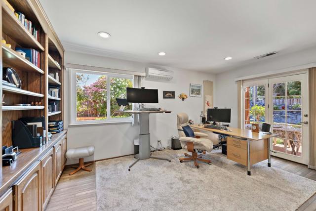 861 Riverside Drive, Los Altos CA: https://media.crmls.org/mediaz/19a568aa-00bd-4c01-b3ef-3da0fab253cc.jpg
