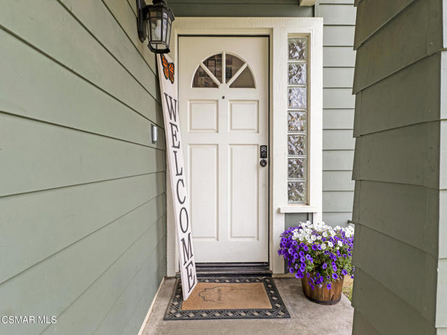 13100 View Mesa Street, Moorpark CA: https://media.crmls.org/mediaz/19a5b6c6-6b04-4746-9ccd-c4ecfd46824b.jpg