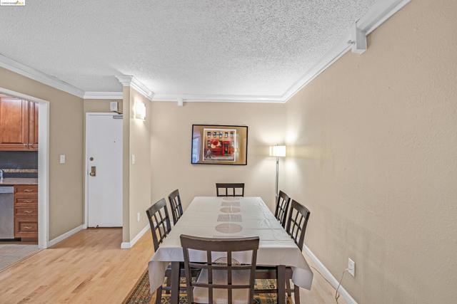 Image 12 of 33 For 555 Pierce St  942