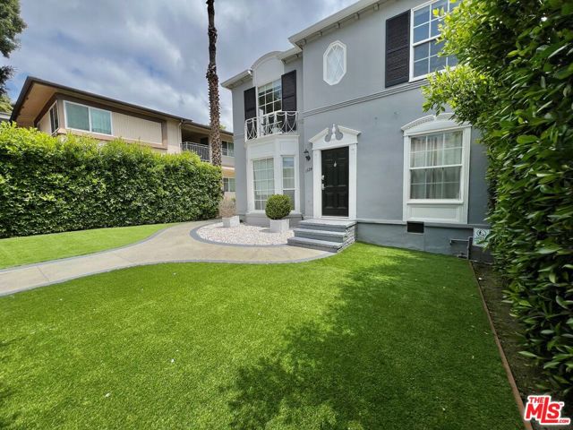 1724 El Cerrito Place, Los Angeles CA: https://media.crmls.org/mediaz/19a67b97-3d99-4829-9888-8f8ac090b808.jpg