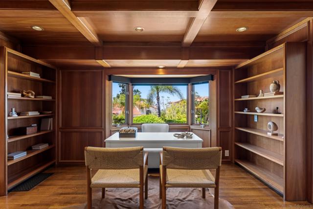 1543 Soledad Avenue, La Jolla CA: https://media.crmls.org/mediaz/19a83542-3efe-486e-9947-69d5206340ad.jpg