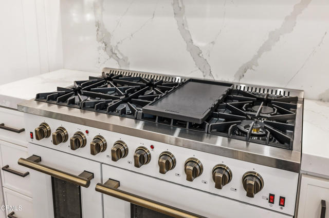 34 Vientos Road, Camarillo CA: https://media.crmls.org/mediaz/19a84ca3-720a-4dfd-a211-4ed7d37f17f3.jpg