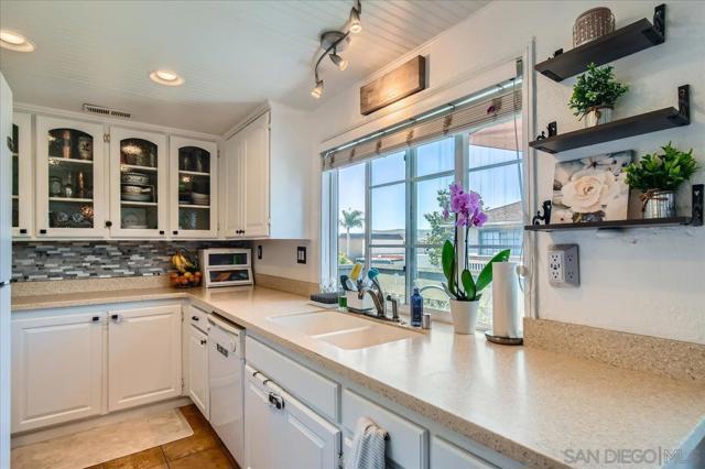 8753 Crossway Ct, Santee CA: https://media.crmls.org/mediaz/19a8b76b-59e6-45e0-ba15-410a47935b29.jpg