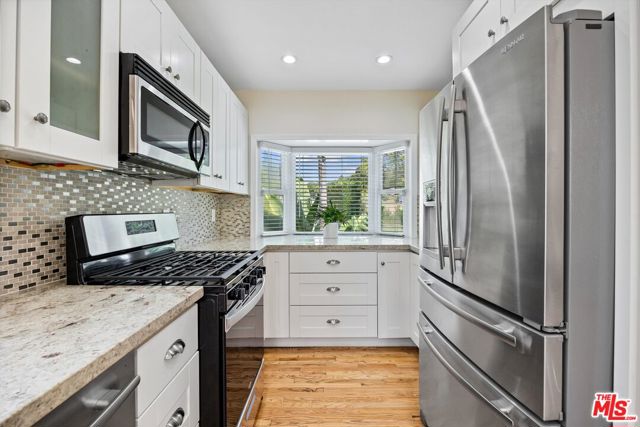 2376 Dewey Street, Santa Monica CA: https://media.crmls.org/mediaz/19aa959b-a81f-4dde-91b3-170fea69000b.jpg
