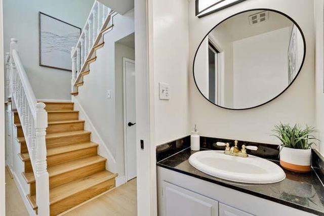 998 Flying Fish Street, Foster City CA: https://media.crmls.org/mediaz/19ab9b4c-784a-4373-b8c2-e417912cc03a.jpg